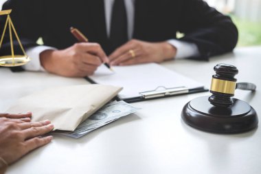 Rüşvet ve yolsuzluk kavramı, rüşvet dolarlık banknot şeklinde