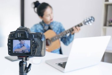 kavram öğrenme, rahatlatıcı ve gitar, Youn sosyal medya