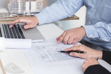 Mühendislik ya da yaratıcı mimar inşaat projesinde, Engin