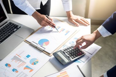 Ortak toplantı ve brifing, iş arkadaşları c ekip çalışması