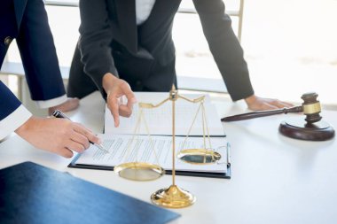 Takım çalışması iş avukat meslektaşları, istişare ve confere
