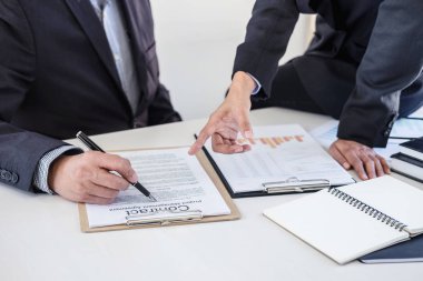 Ekip çalışması işlem, Toplantı ve n için tartışırken iş ortakları