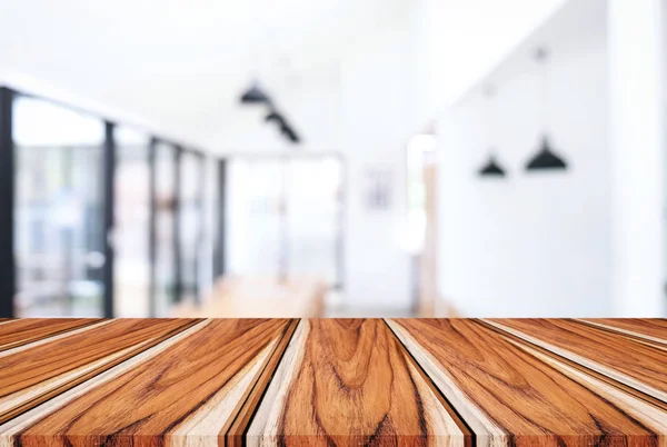 Pusty Stół drewniany i niewyraźne tło streszczenie w przód o — Zdjęcie stockowe