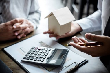 Emlak broker Ajan analiz ediliyor ve karar verme 