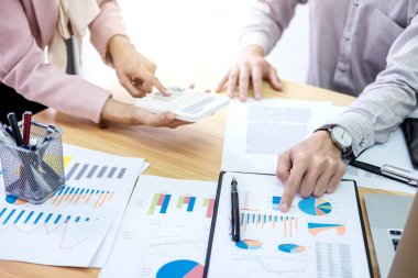İş takım toplantısı mevcut. Sekreter tanıtımı yeni fikir bir