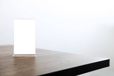 Kahve Dükkanı ayakta durmak için tablo boş menü çerçeve yukarı alay etmek, 