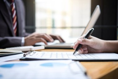 İş takım toplantısı yeni başlangıç projesi, discussi ile çalışma