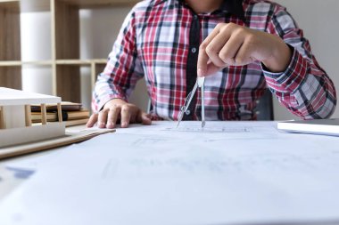 Mimari mühendis çizim ve mimari proj için çalışma
