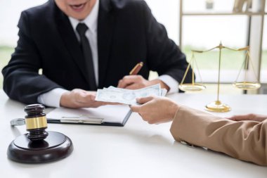 Rüşvet ve yolsuzluk kavramı, rüşvet dolarlık banknot şeklinde