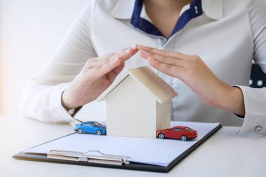 prote kadınla evde kavramının sigorta ve bakım koruma