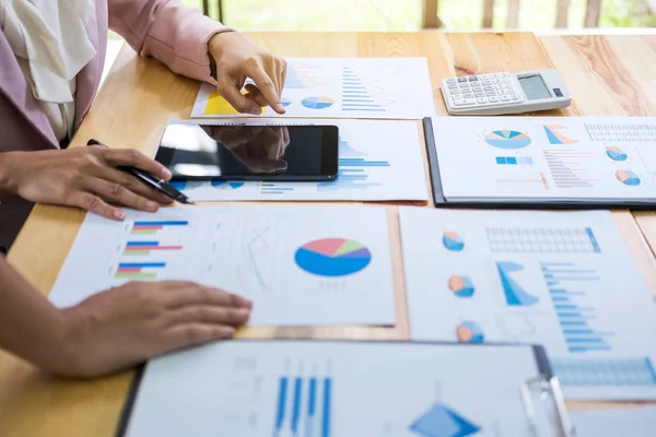 Startup business people group meeting, Young creative coworkers — Stock Photo, Image