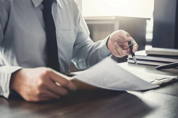 Judge gavel with Justice lawyers, Businessman in suit or lawyer — Stock Photo, Image