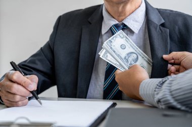Rüşvet ve yolsuzluk kavramı, rüşvet dolarlık banknot şeklinde