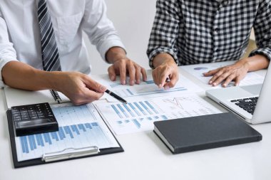 İş takım toplantısı yeni başlangıç projesi, discussi ile çalışma