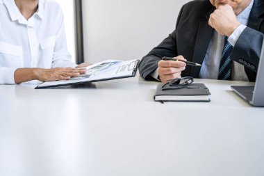 Rüşvet ve yolsuzluk kavramı, rüşvet dolarlık banknot şeklinde