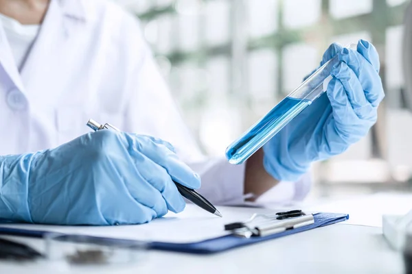 Scientist Medical Lab Coat Holding Test Tube Reagent Laboratory Glassware — Stock Photo, Image