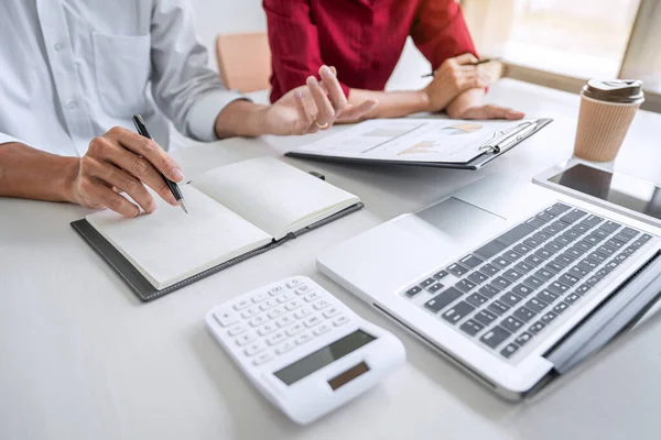 Reunión Equipo Informal Negocios Que Trabaja Con Nuevos Proyectos Startup — Foto de Stock