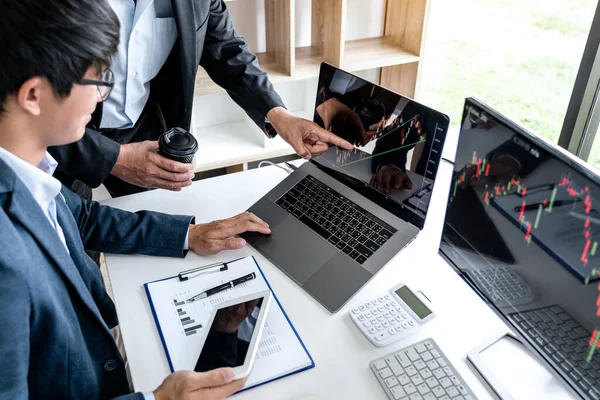 Business Team Partner Werkt Met Computer Laptop Discussie Het Analyseren — Stockfoto