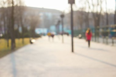 Bright street resim bulanık arka plan üzerinde