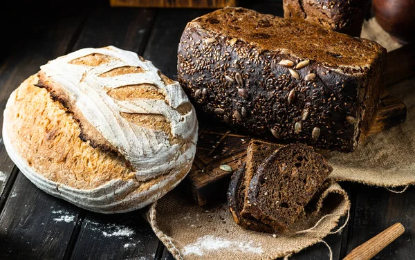 Assortment Baked Goods Wood Background Rye Bread Wheat Bread Vegeterain — Stock Photo, Image