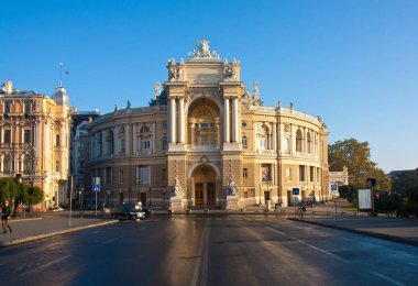 Odessa opera sabah güneşin ışınları.