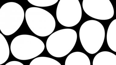 Paskalya yumurtaları beyazdan siyah arka plan üzerinde renkli renge