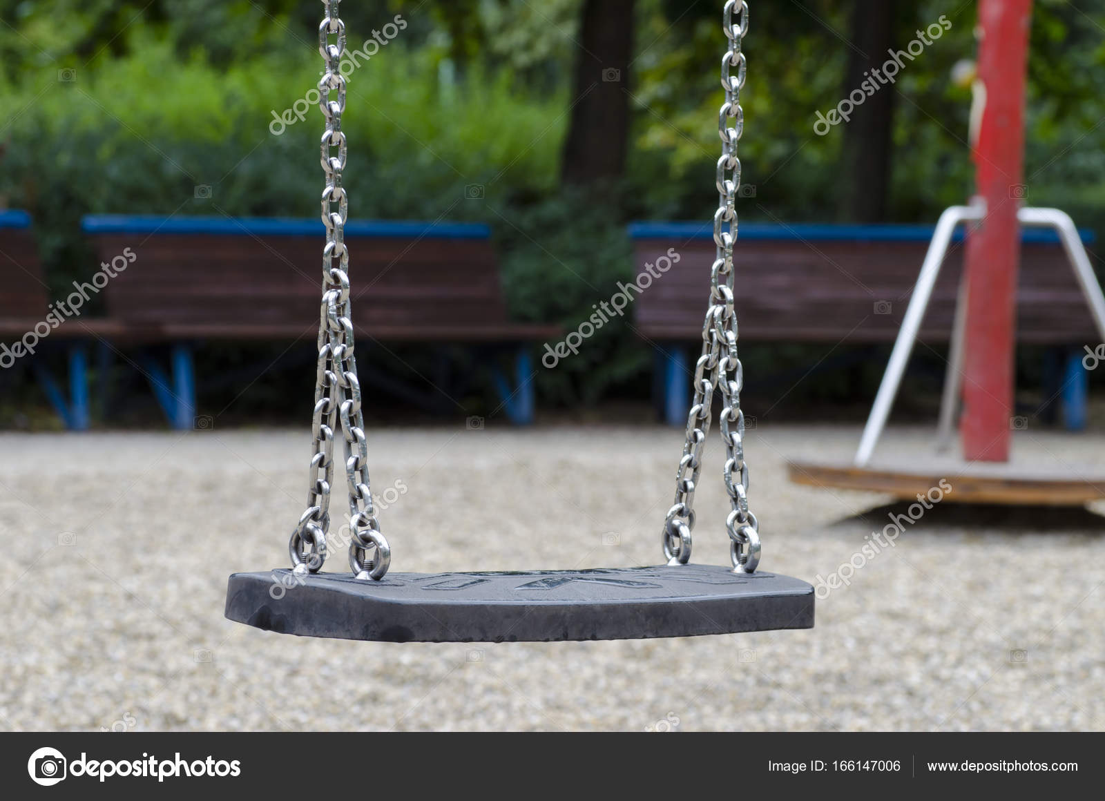 Fotos Columpios De Hierro Foto Columpio Para Niños Con Cadenas