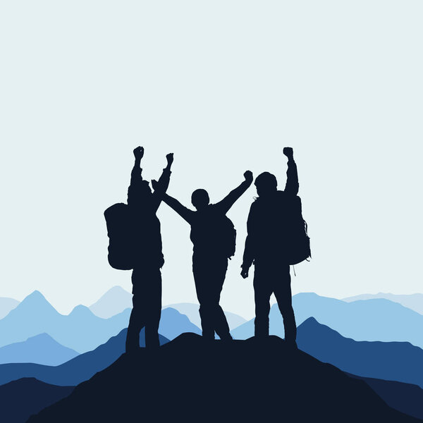 Векторная иллюстрация горного ландшафта с реалистичными силуэтами трех альпинистов на вершине горы с победным жестом под голубым небом с туманом
