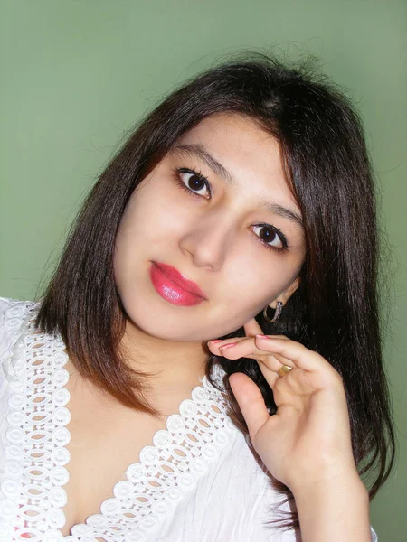 Portret van het mooie Aziatische meisje — Stockfoto