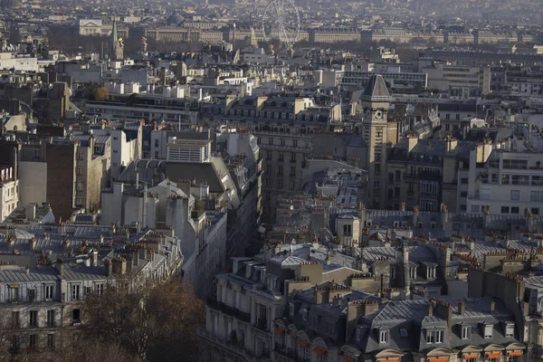 Nad střechami Paříže — Stock fotografie