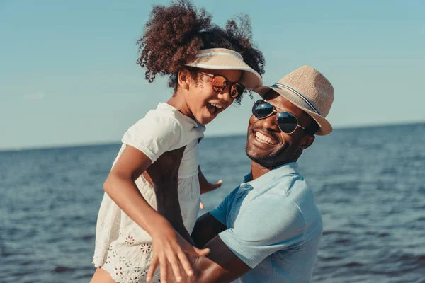 Afrikaanse Amerikaanse vader en dochter — Stockfoto