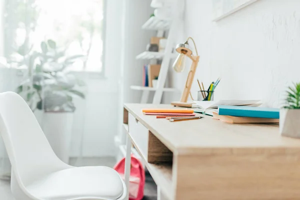 Chambre minimaliste intérieur — Photo