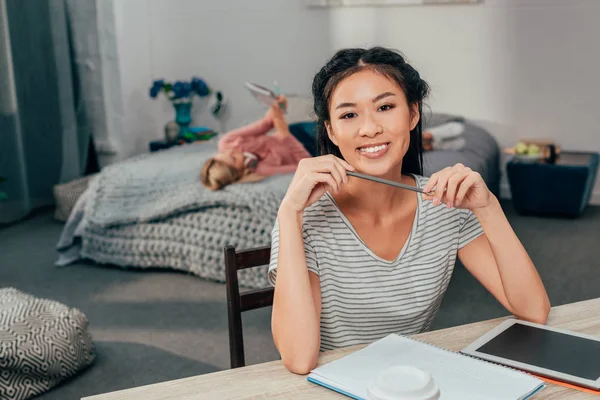Studying at home — Stock Photo, Image