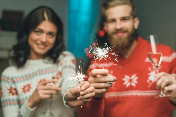 Couple celebrating christmas — Stock Photo, Image