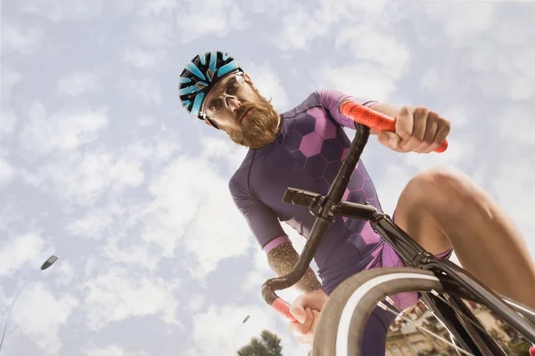自転車に乗るサイクリスト — ストック写真
