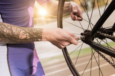 adam onarmak Bisiklet