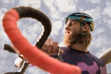 düşünceli bisikletçi buradan arıyorum