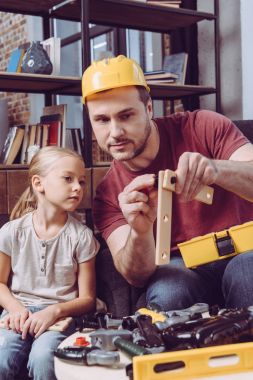 Gösterilen baba nasıl ahşap çerçeve yapmak  