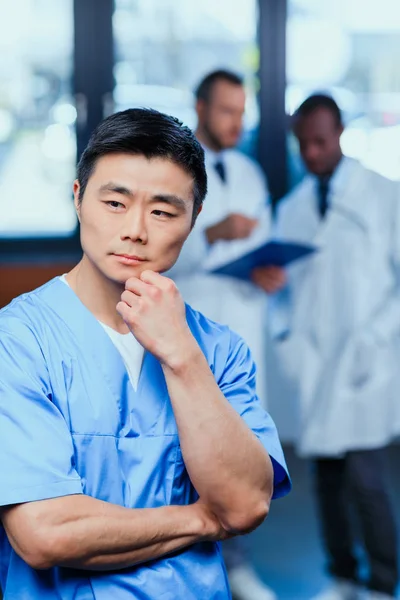 Doctor in medical uniform in clinic — Stock Photo