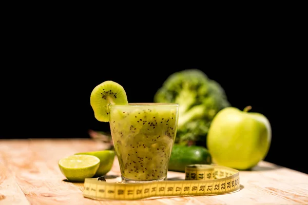 Batido de frutas frescas - foto de stock