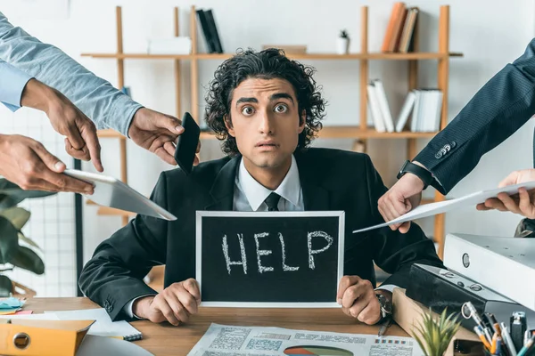 Empresário tendo problemas com dealine — Fotografia de Stock