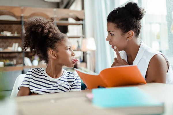 Mom scolding daughter — Stock Photo