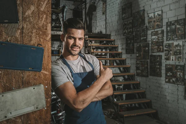 Mechanic with thumb up — Stock Photo