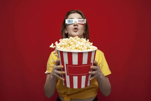 Surprised Young Girl Student Watching Movie Glasses Eating Popcorn Red — Stock Photo, Image