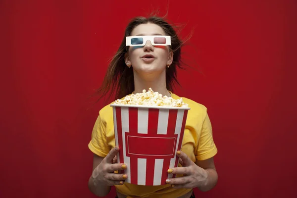 Surprised Young Girl Student Watching Movie Glasses Eating Popcorn Red — ストック写真