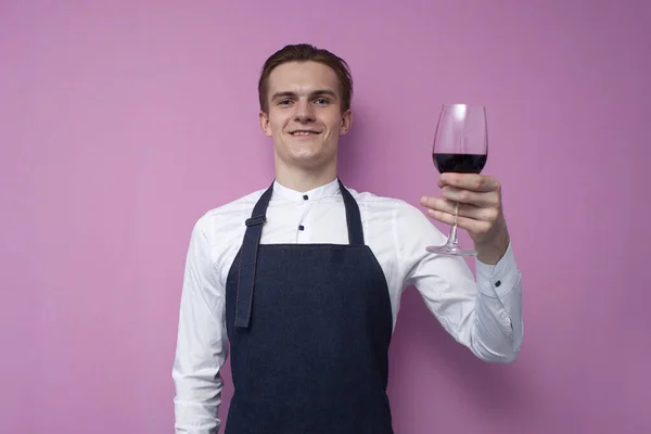 Retrato Joven Sommelier Con Una Copa Vino Tinto Experto Vino — Foto de Stock