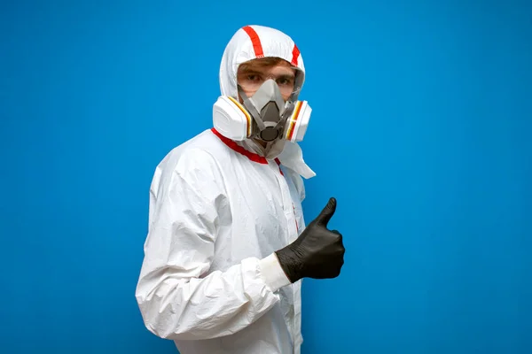 Coronavirus Pandemie Desinfectie Werknemer Beschermende Apparatuur Respirator Toont Als Teken — Stockfoto