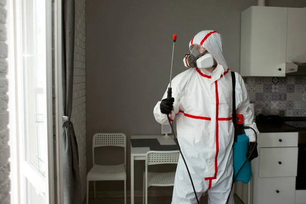 Travailleur Désinfection Équipement Protection Dans Contexte Appartement Désinfection Des Locaux — Photo