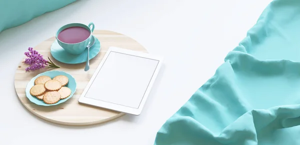 Çay, kurabiye ve tablet, render illüstrasyon ile yatakta kahvaltı