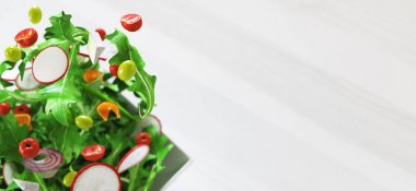 Taze salata domates ve Mısır, 3d render illüstrasyon